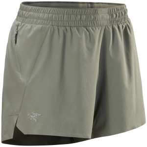 Women's Arc'teryx Norvan 5' Shorts 2025 in Green size 8 | Polyester