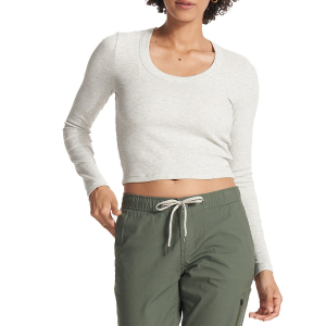 Women's Vuori Long-Sleeve Pose Scoop T-Shirt 2023 in White size X-Small | Elastane