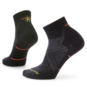 Women's Smartwool Run Zero Cushion Ankle Socks 2024 in Black size Medium | Nylon/Wool/Elastane
