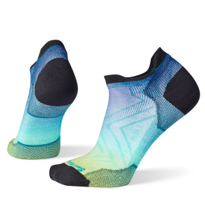 Women's Smartwool Run Zero Cushion Ombre Print Low Ankle Socks 2024 in Green size Medium | Nylon/Wool/Elastane