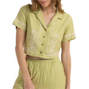 Image of Women's Roark Camp Shirt 2024 in Green size Medium | Cotton