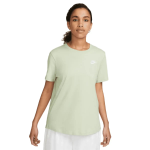 Nike Sportswear Club Essentials T-Shirt - Women's