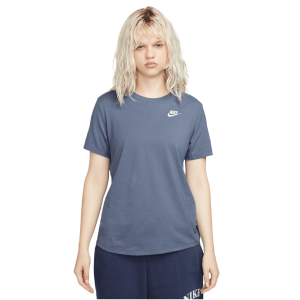 Nike Sportswear Club Essentials T-Shirt - Women's