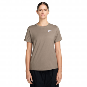Nike Sportswear Club Essentials T-Shirt - Women's