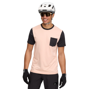 evo Trail Pocket T-Shirt 2025 in Pink size Small | Spandex/Polyester
