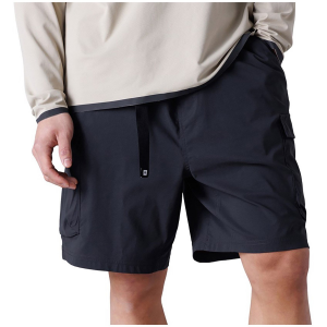 686 Traveler Featherlight Cargo-8 Inseam Shorts Men's 2024 in Black size Medium | Nylon/Spandex
