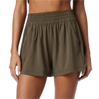 Women's Vuori Villa Shorts 2024 in Green size Medium | Elastane/Polyester