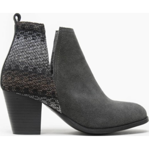 Minnetonka Minnetonka Women's Mari - $65.90 at Outland USA