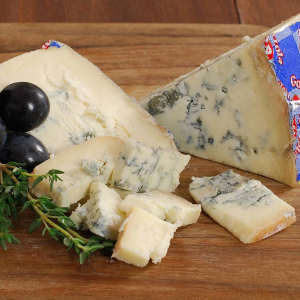 Gorgonzola Piccante - DOP - 8 oz (cut portion)
