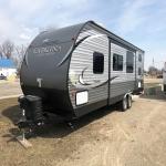 32' Coachman Catalina, Slide out, Electric Awning, Sleep up to 10