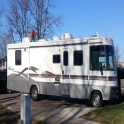 1999 Winnebago Adventurer