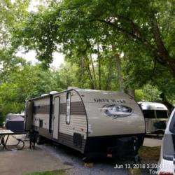 GREAT TRAVEL TRAILER FOR THE WHOLE FAMILY OR JUST A BUNCH OF FRIENDS