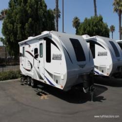 PRISTINE FAMILY TRAVEL TRAILER * SOLAR POWER, CAN DELIVER