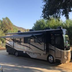 2009 Fleetwood Discovery Bunk House