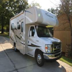 2015 Coachmen Leprechaun 21' fully equipped & easy to drive