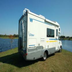 2006 Winnebago Avion View 23H