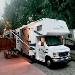 Very Nice 31' Jayco Greyhawk! The Perfect RV for your Great Adventures...
