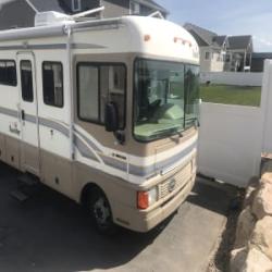 1999 Fleetwood Bounder with slideout