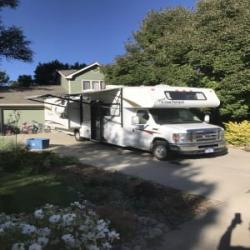 2014 Coachmen Freelander - Large Family Vacation Machine! Bunkbeds!