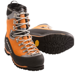 waterproof mountaineering boots